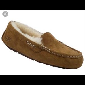 Ugg Mocassin Slippers - Used Sz 9
